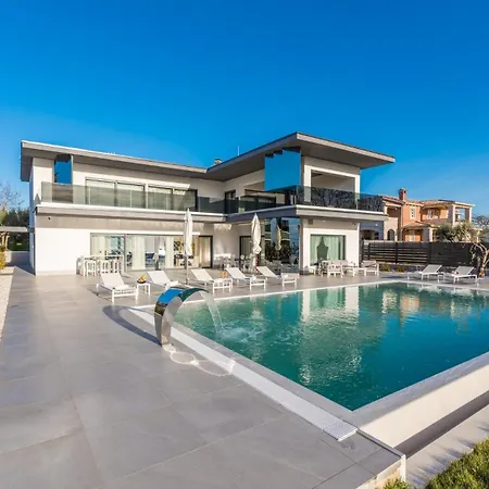 Villa Luxury Sara Near Porec, Istria *